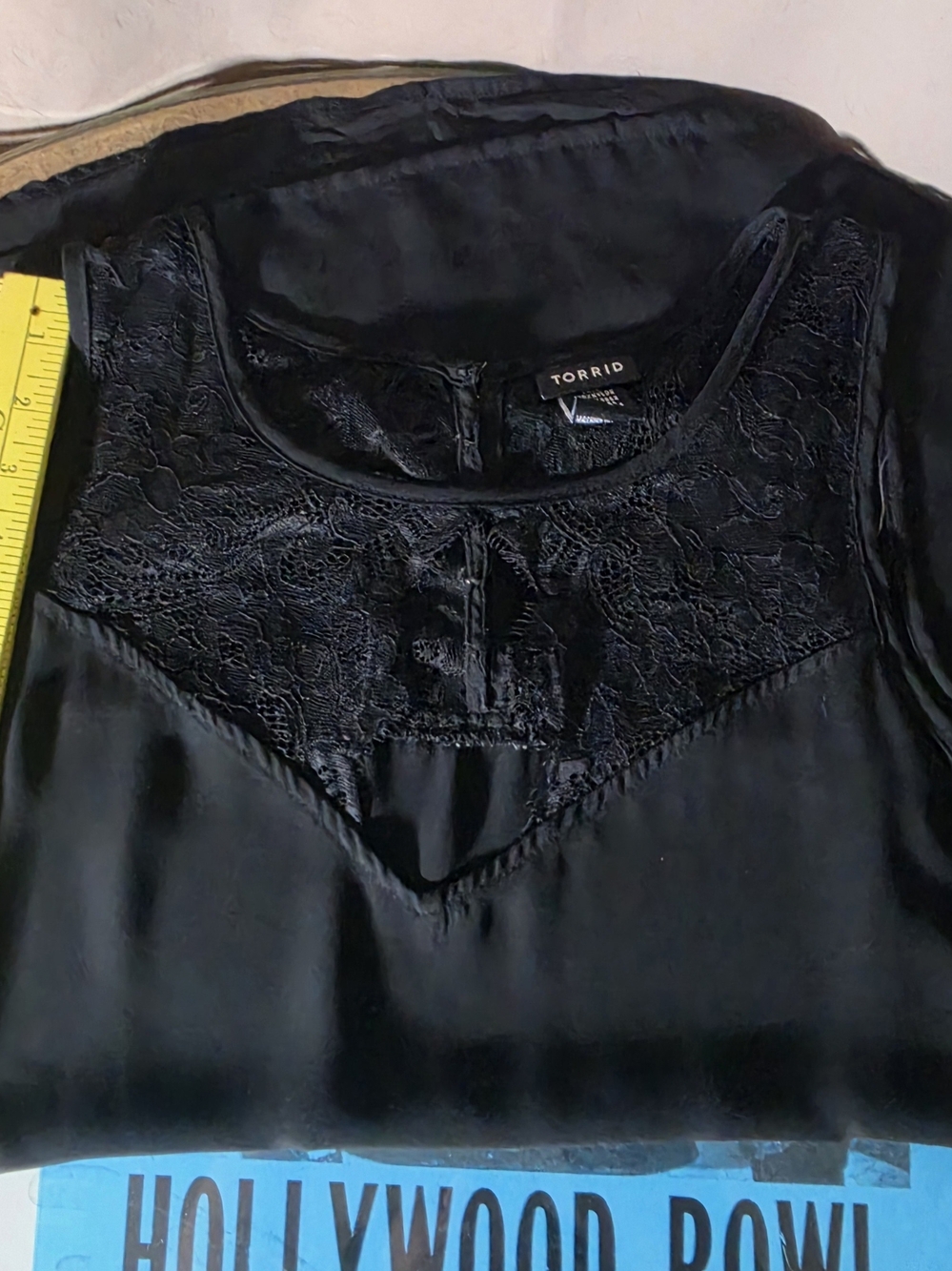 Size 2 Torrid Stunning Black Lace Sleeveless Top - Picture 6 of 6